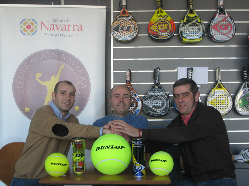La Federaci&oacute;n  renueva su acuerdo de colaboracion con  Dunlop y con Deportes Zariquiegui para la Temporada 2.011